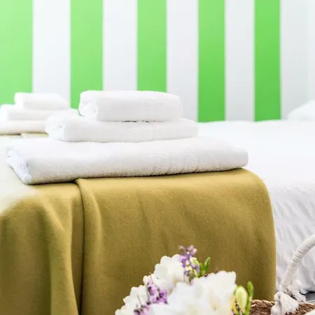 Green, Divudi